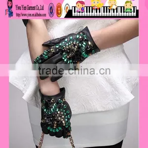 Hot Good Crystal Gloves Leather Handmade Crystal Gloves thumbnail-1