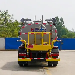 Sinotruk HOWO 4X2/6X4/8X4 Sprinkler Water Truck Used Water Tank Truck thumbnail-1