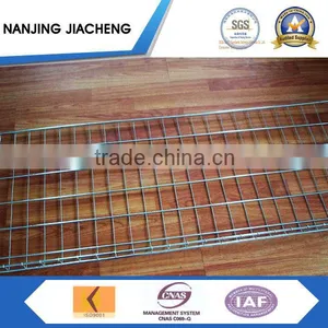 Flat Wire Mesh Panel With Waterfall thumbnail-1