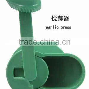 Plastic Manual Garlic Press thumbnail-2