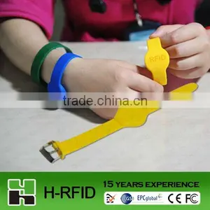 Uhf Rfid Wristband Tag thumbnail-1