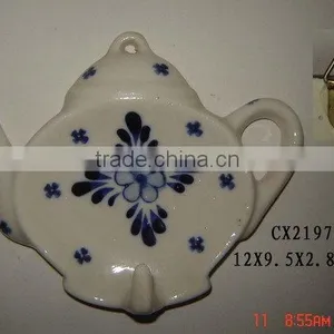 Ceramic Clothing Hanger thumbnail-1