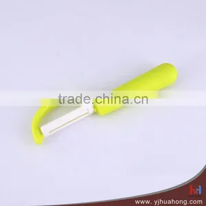 Ceramic Blade Vegetable Peeler With Plastic Handle thumbnail-2