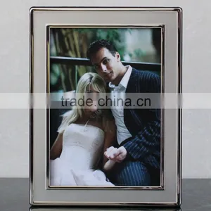 China Custom Metal Silver Beautiful Girl Hot Sex Photo Frame thumbnail-3