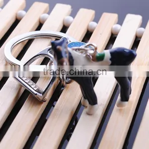 Wholesale Metal Zinc Alloy Watching Horses Keychain thumbnail-3