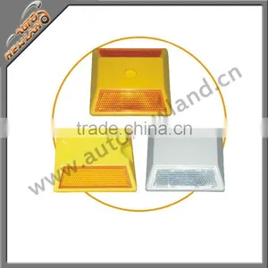Plastic Road Stud thumbnail-1