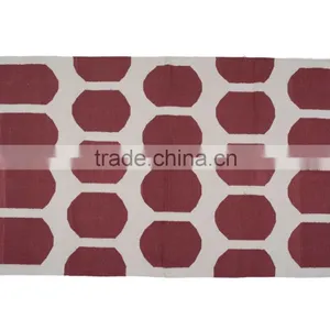 Hand-woven Geo Design Yoga Rug thumbnail-1
