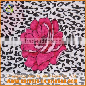 Best Quality Wholesale Fashion Digital Printing Fabric Chiffon thumbnail-3