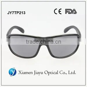 Wholesale High-quality Men Polarized Sunglasses Customized Logo Quality Choice thumbnail-3