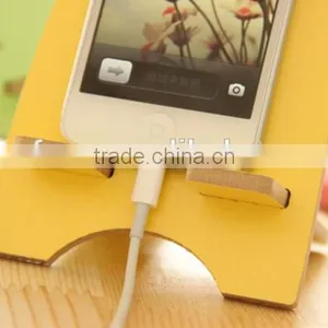 Good Design Universal Wooden Cute Rabbit Cell Phone Holder Desktop Stander Bracket thumbnail-6