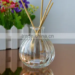 150ml Refillable Innovative Shaped Embossed Clear Glass Perfume Bottle thumbnail-2