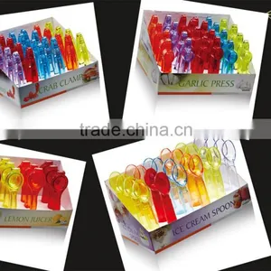 Kitchen Tools Plastic Fresh Garlic Crusher Produce by Japanese Famous Italian Chef thumbnail-1