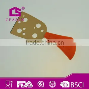 Plastic Blade Pizza Cutter thumbnail-2