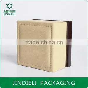 Velvet Off-white Ring Jewelry Box Packaging thumbnail-2