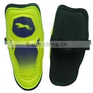 Professional Soft Plastic Football Shin Guard thumbnail-1