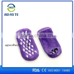 2016 Foot Spa Gel Moisturizing Socks, Exfoliating Foot Mask, Silicone Gel Socks thumbnail-6
