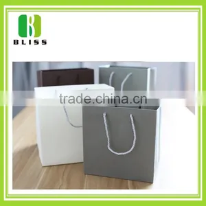 Full Color Printing Custom Kraft Packaging Paper Bag thumbnail-1