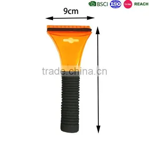 Comfortable Ice Scraper thumbnail-1