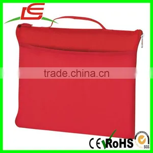 Fleece And Polyester Self-Contained Carrying Bag Travel Blanket With Zippered Closure thumbnail-6
