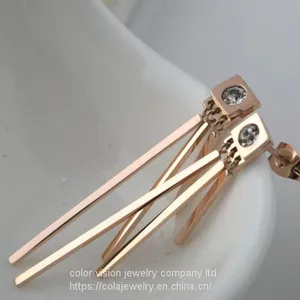 Queen′s Jewellery Fashion Stainless Steel Letter Square Tassel Long Earrings Rose Gold Earring thumbnail-3