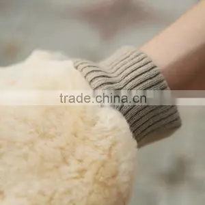 OEM Factory Top Quality Plush Sheepskin Wash Mitt China Manufacturer thumbnail-6