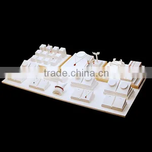 High End Cusotmized Design Luxury Jewelry Displays Set thumbnail-2