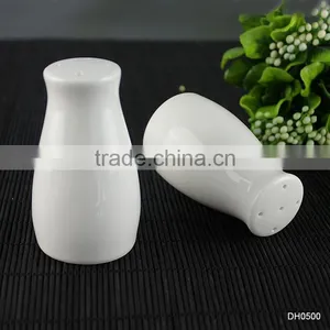 Wedding Favor Cartoon Funny Shape Ceramic Cute Salt and Pepper Shaker thumbnail-5