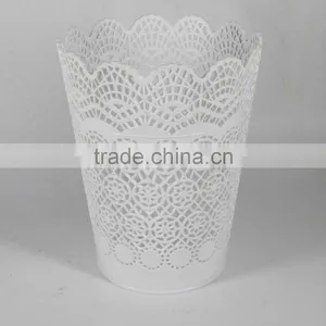 Plastic Round Hollow Out Waste Bin thumbnail-5