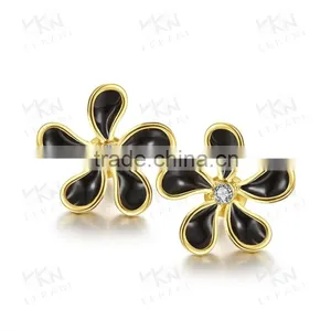 18K Gold Plated New Simple Design Fashion Flower Stud Earrings thumbnail-2