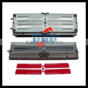 Injection Plastic Hair Bush Comb Mould in Taizhou thumbnail-6