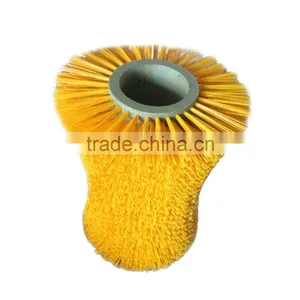 Swinging Cow Brush for Cow Body Cleaning thumbnail-3