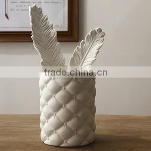 White Ceramic Pen Container for Decoration thumbnail-2