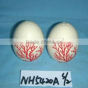 New Ceramic Salt and Pepper Pot thumbnail-1