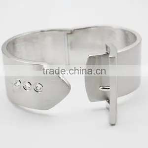 Gold Plated Alloy Latest Design Daily Wear Bangles Quality Choice thumbnail-5