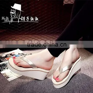 Populer Women Platform Sandals on Beach Casual Flip-flops thumbnail-5