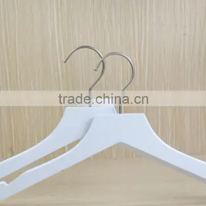 Best Quality White Wooden Hangers Wholesale thumbnail-3