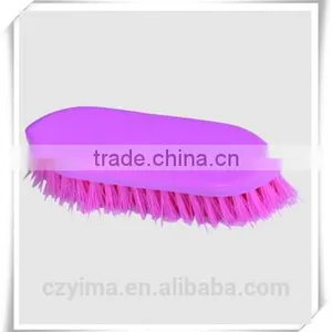 Plastic Horse Cleaning Brush thumbnail-1