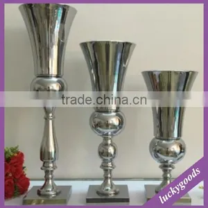Small MOQ Hotel Decor Silver Metal Vase Wholesale thumbnail-1