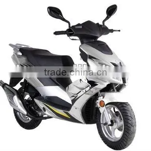 High Quality 125cc EEC Approved Scooter thumbnail-1