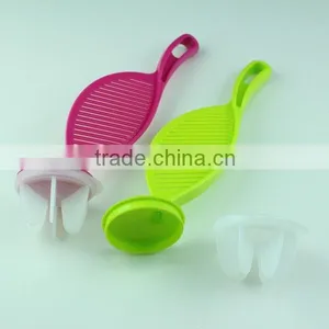 Practical Green Color Plastic Kitchen Rice Washing Tool thumbnail-3