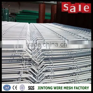 Pvc Coated Ornamental Triangle Curvy Welded Fence thumbnail-2