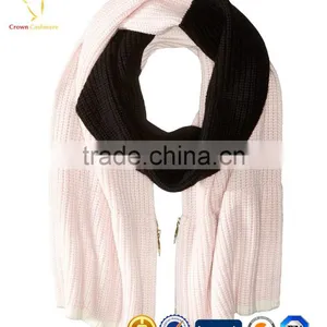 Simple Knit Thick Merino Wool Scarf With Zipper thumbnail-4