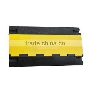Lower Factoty Price 900*500*60mm Soft Flexible Recycled Rubber 4 Channel Cable Protectors thumbnail-3