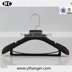 Antislip Luxury Plastic Rubber Hanger With Clips for Suits thumbnail-3