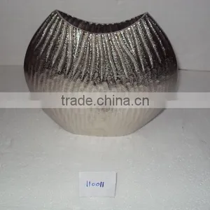 Aluminium Vase Curve Shape thumbnail-1