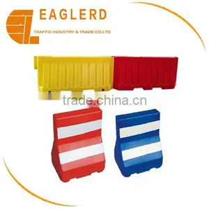 Plastic Road Safety Water Filled Traffic Barriers thumbnail-1