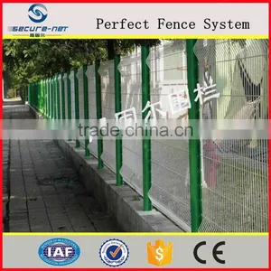 New Product 2015 Best Sale Green Vinyl Coated Welded Wire Mesh Fence thumbnail-2