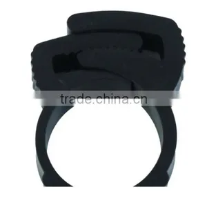 Drip Irrigation Plastic Hanging Clamp For Micro Irrigation PE Pipe thumbnail-2