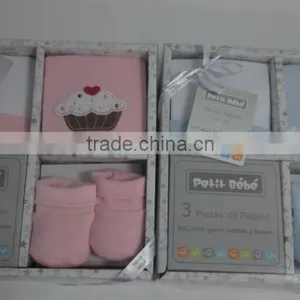 Baby 3pcs Gift Box/baby Cap/baby Bib/baby Booties thumbnail-1