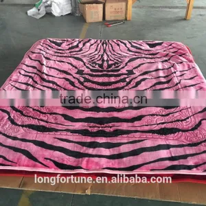 China Suppliers Quilt Blankets Rebel Wholesale 100% Polyester Knitted Cuddly Blanket Wool Acrylic Polyester thumbnail-3